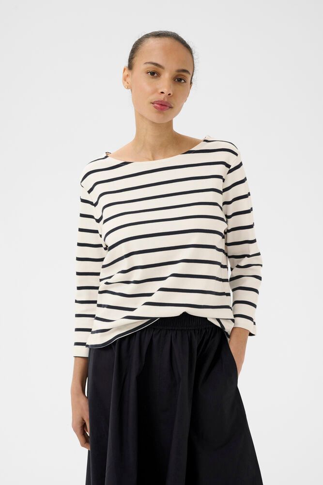 Nela Tshirt