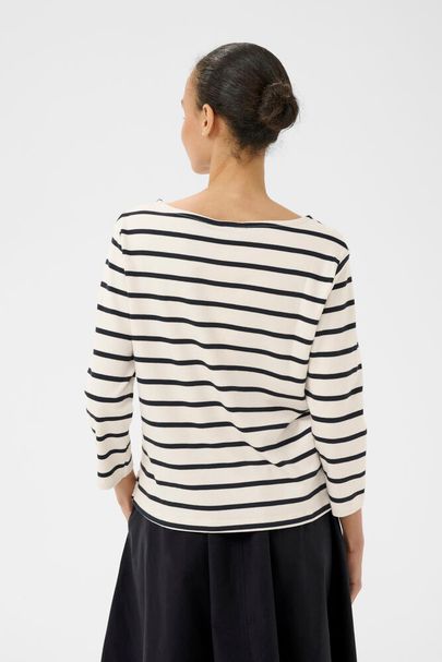Nela Tshirt