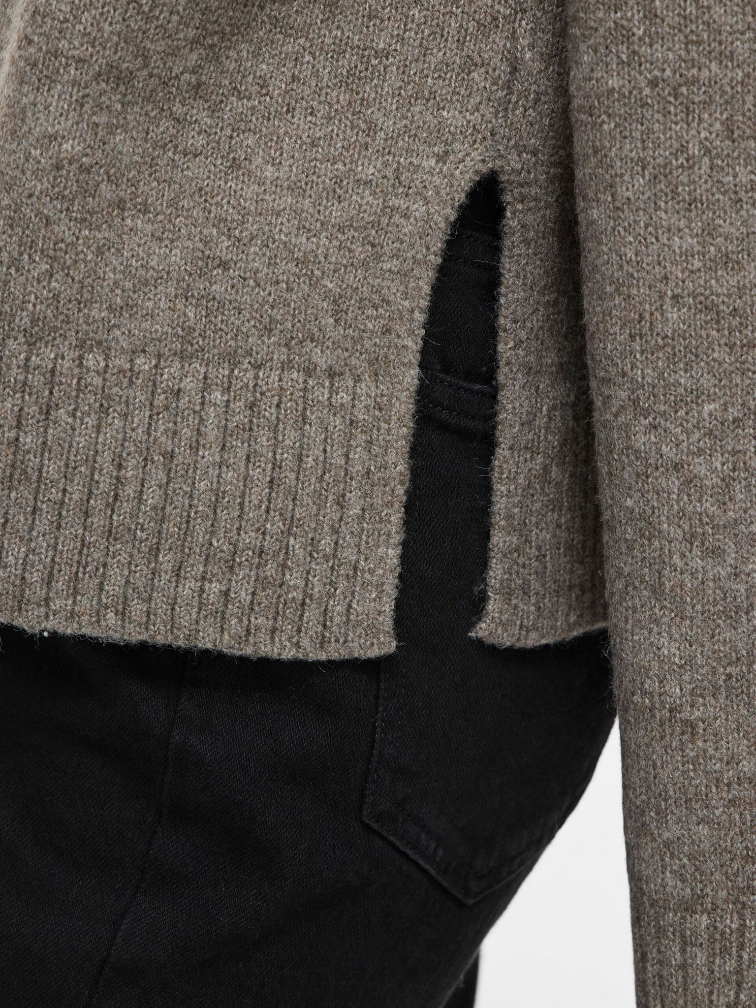 VISIA HIGH NECK PULLOVER