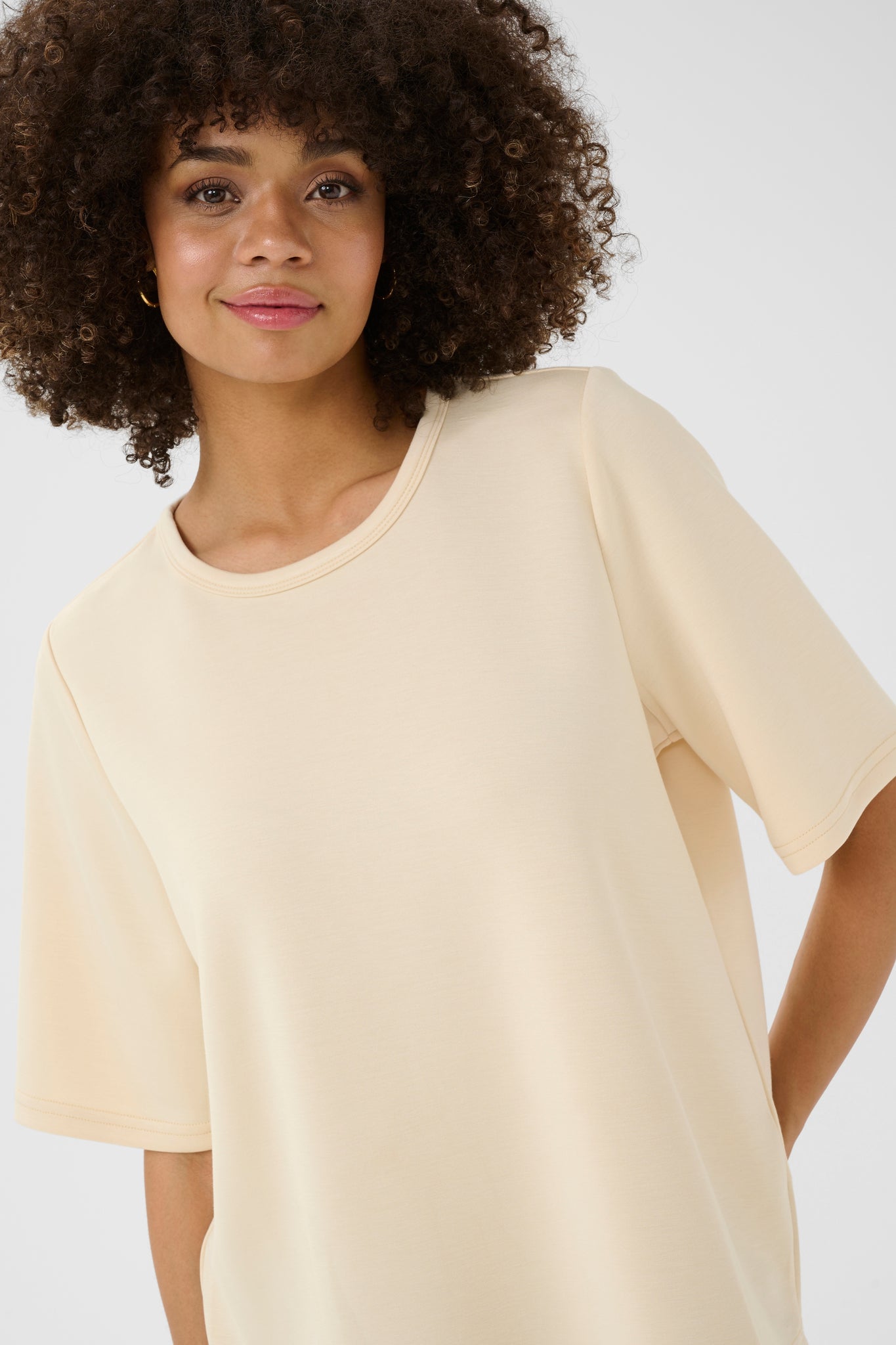CUhara Chabrina Tee