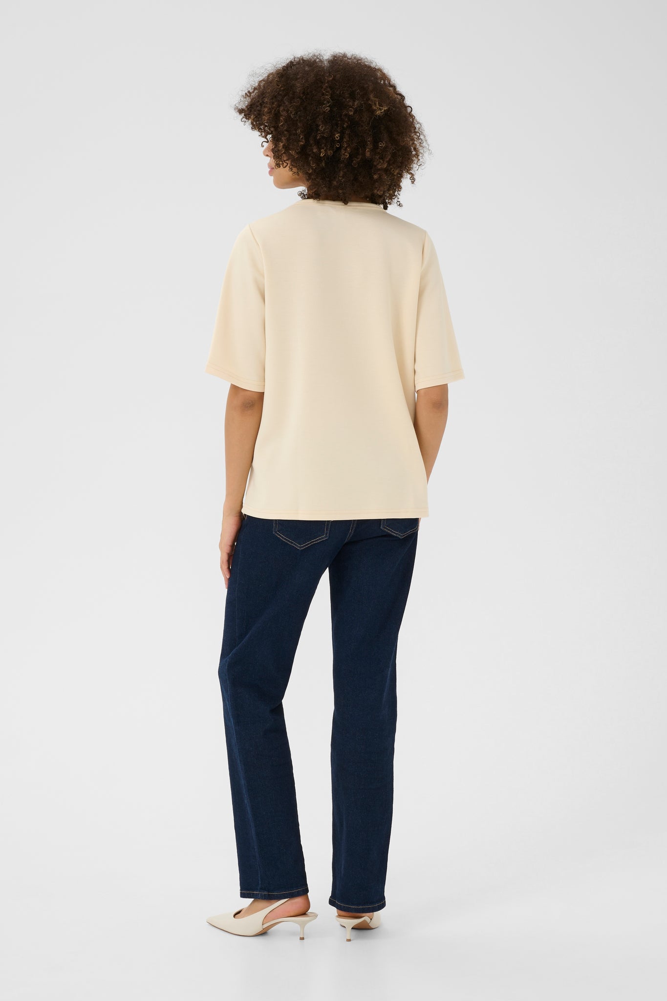 CUhara Chabrina Tee